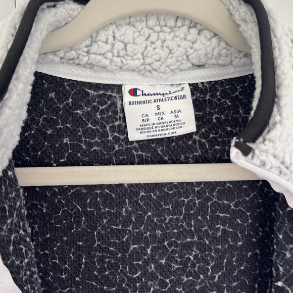 Women’s Champion University of Montana zip up jacket size Small - Picture 4 of 7